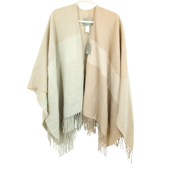 Soia & Kyo NEW One Size Shawl Sweater Fringe Soft Bohemian Beige Festival Hippie - Picture 1 of 7